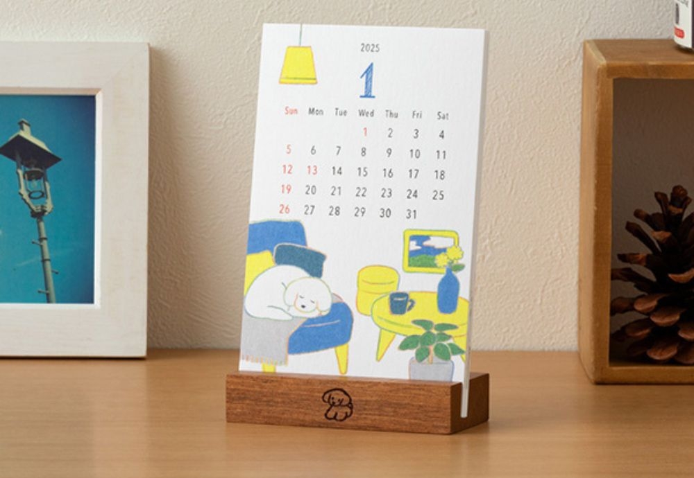 Midori Stand Calendar 2025 Cat
